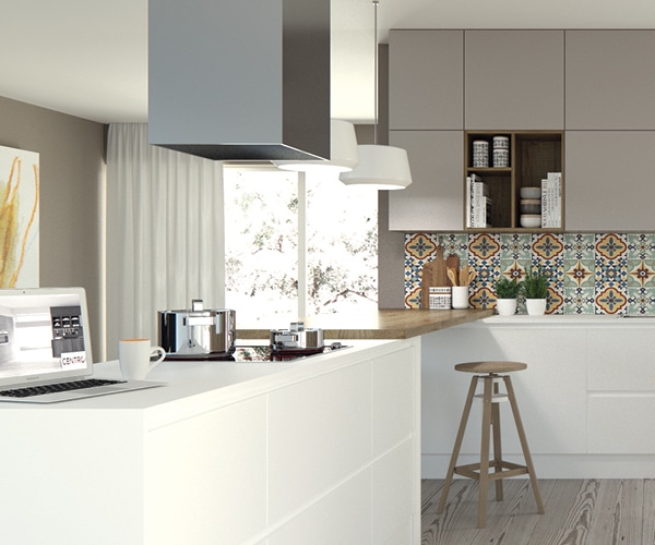 centro kitchen κουζίνα, caramel, φλοράλ πλακάκια, ανοιχτό ξύλο, ανάγλυφα νερά, λευκό χρώμα, νησίδα, κρεμαστά ντουλάπια