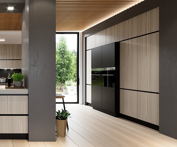 centro kitchen κουζίνα, design, μοντέρνα κουζίνα, toffee, ανοιχτόχρωμο ξύλο, ιδιαίτερο μαύρο πόμολο, υψηλές ανοιχτόχρωμες μονάδες, εντοιχισμένος φούρνος