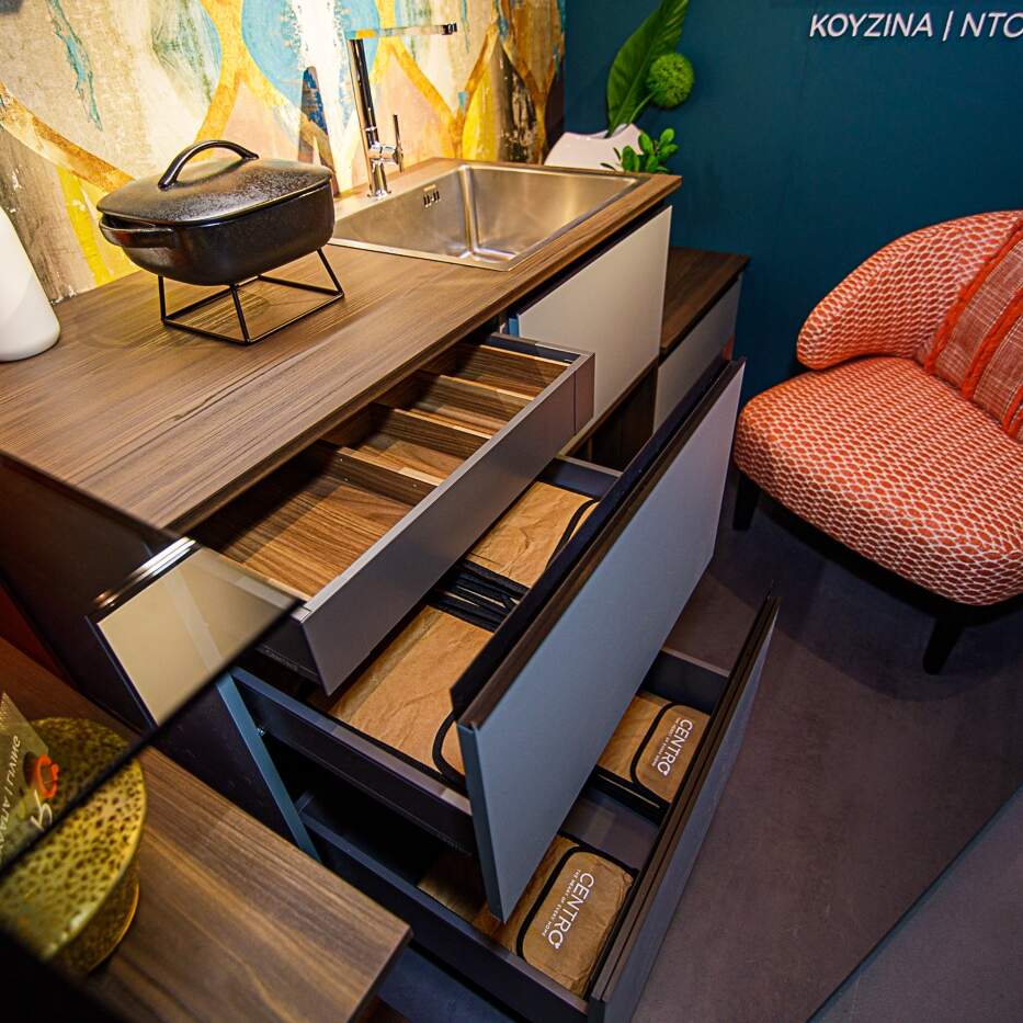 centro,κουζίνα, ντουλάπα, living, έπιπλα, design, καινοτομία, μηχανισμός, συρτάρι, επιφάνεια, the architect show 3, 2021 , έκθεση, αρχιτέκτονες, περίπτερο